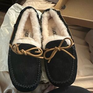 Brand New Ugg Dakotas